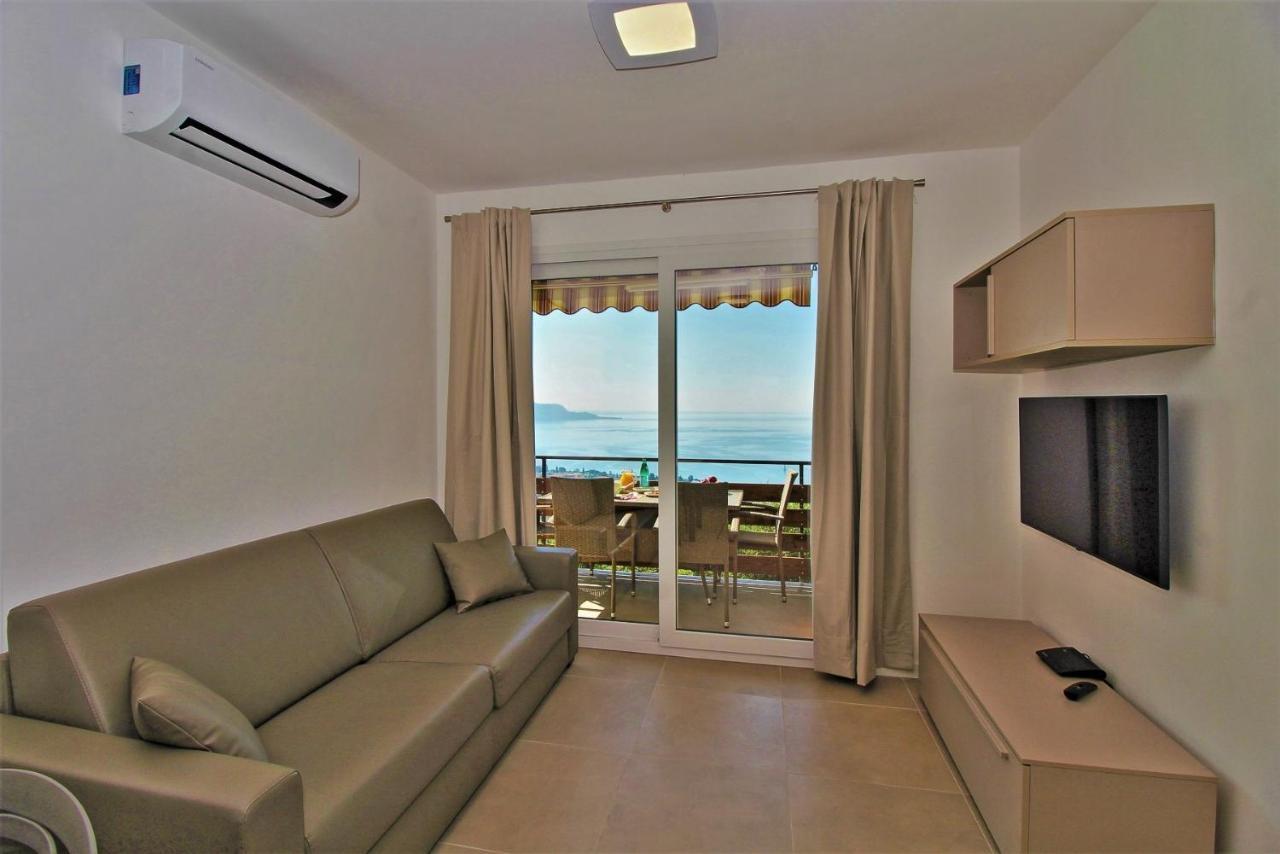 Oriolo Apartment ตอสโกลาโน มาแดร์โน ภายนอก รูปภาพ
