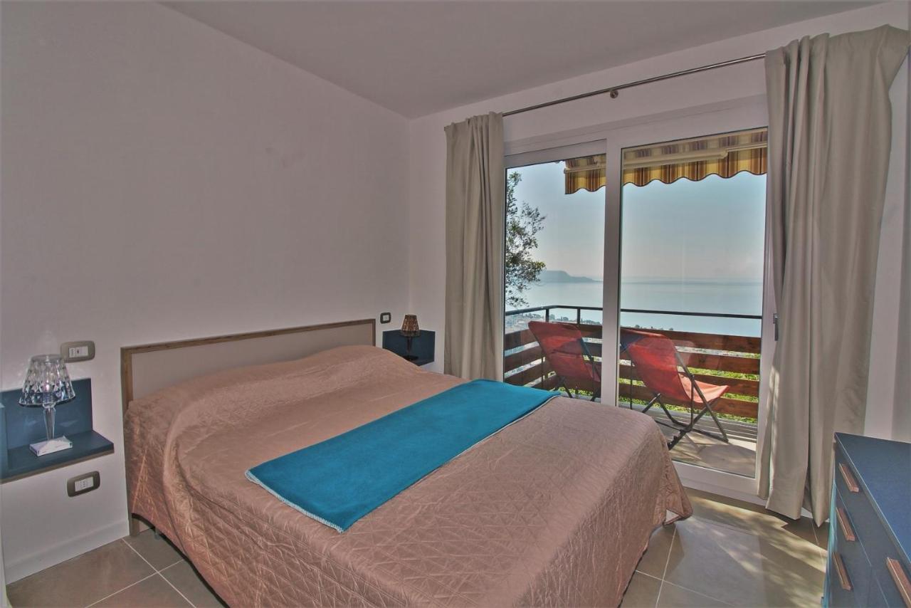 Oriolo Apartment ตอสโกลาโน มาแดร์โน ภายนอก รูปภาพ