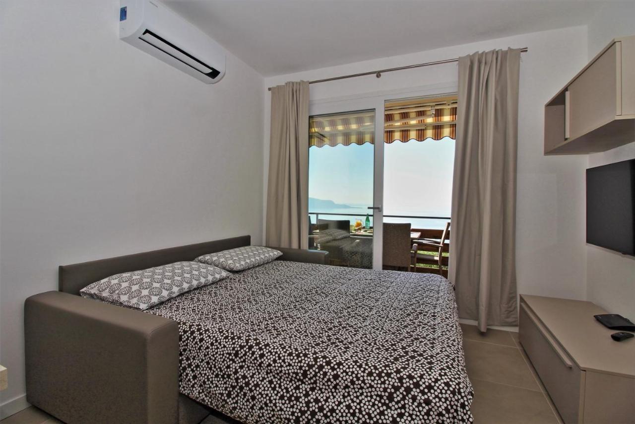 Oriolo Apartment ตอสโกลาโน มาแดร์โน ภายนอก รูปภาพ